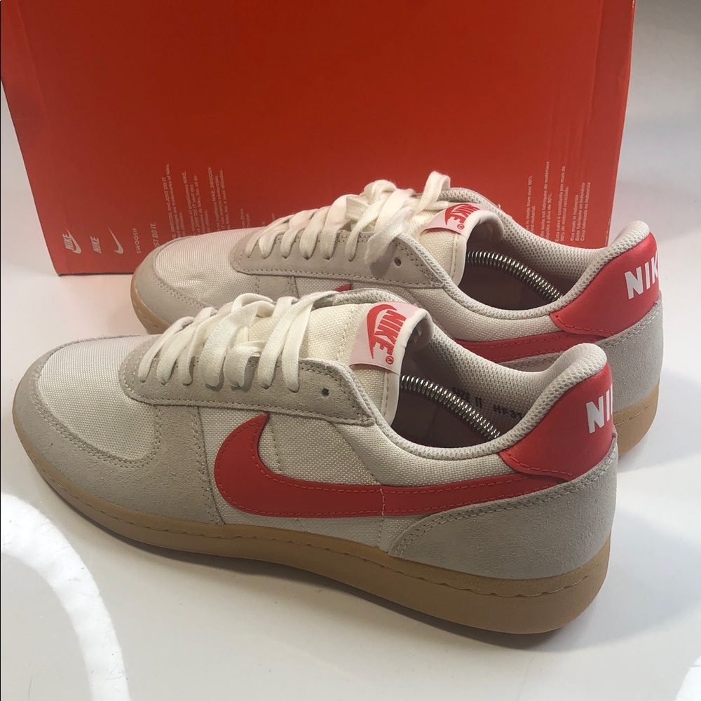 NWOB Nike Field General 82 Sneaker Men's Size 11 Pale Ivory Picante Red Gum
